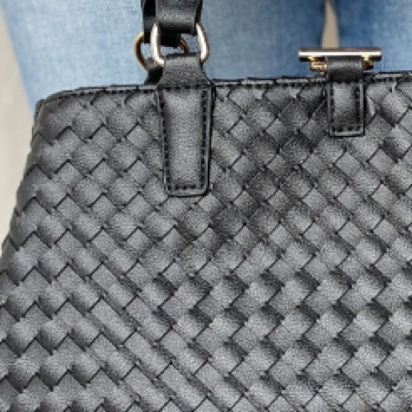 FASHION CHIC BLACK HANDLE SATCHEL BAG - Picture 4 of 6